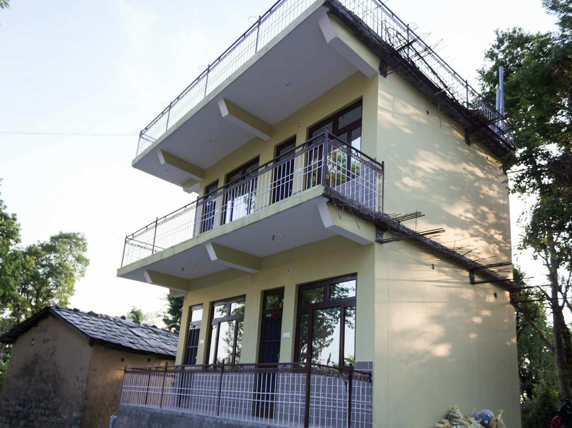 Oyo Home 13409 Cozy Stay Дхарамсала Екстериор снимка